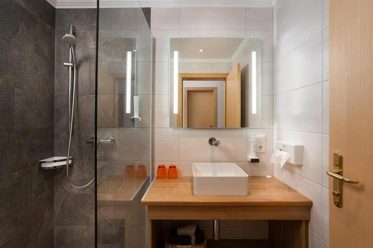 Hotel Tannenberg Saalbach-Hinterglemm 3*,  Austria